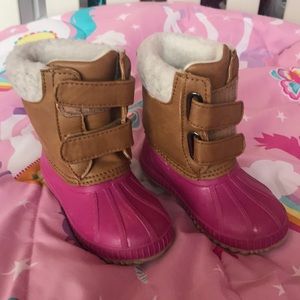 Gap fleece lined snow boots